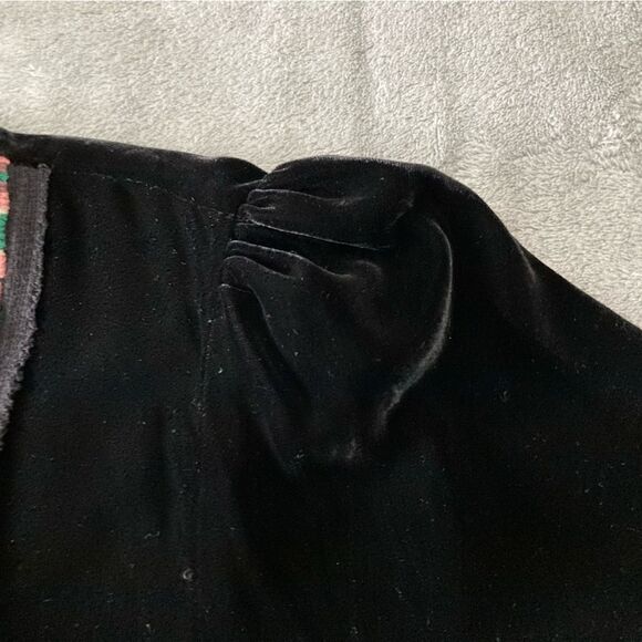 Zara Dress Women’s S Black Velvet Embroidered V-Neck Long Sleeve Mini Preppy - Picture 6 of 10
